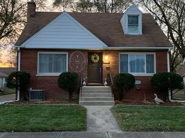 17814 Exchange Ave photo 1