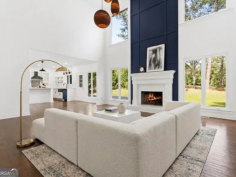 398 Dunleven Manor Walk — Photo 4