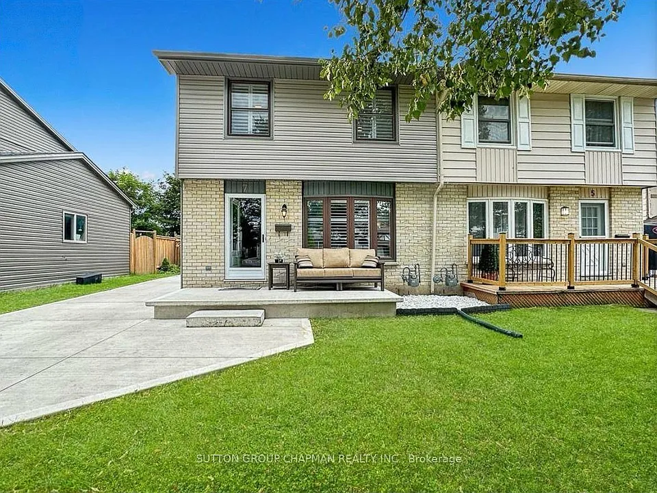 7 Acton Cres
