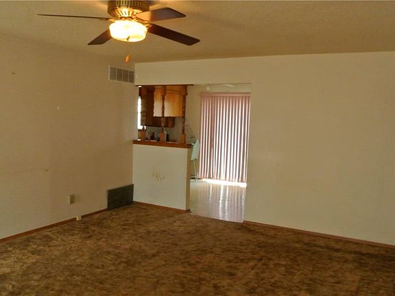3rd image of 401 Velan Dr