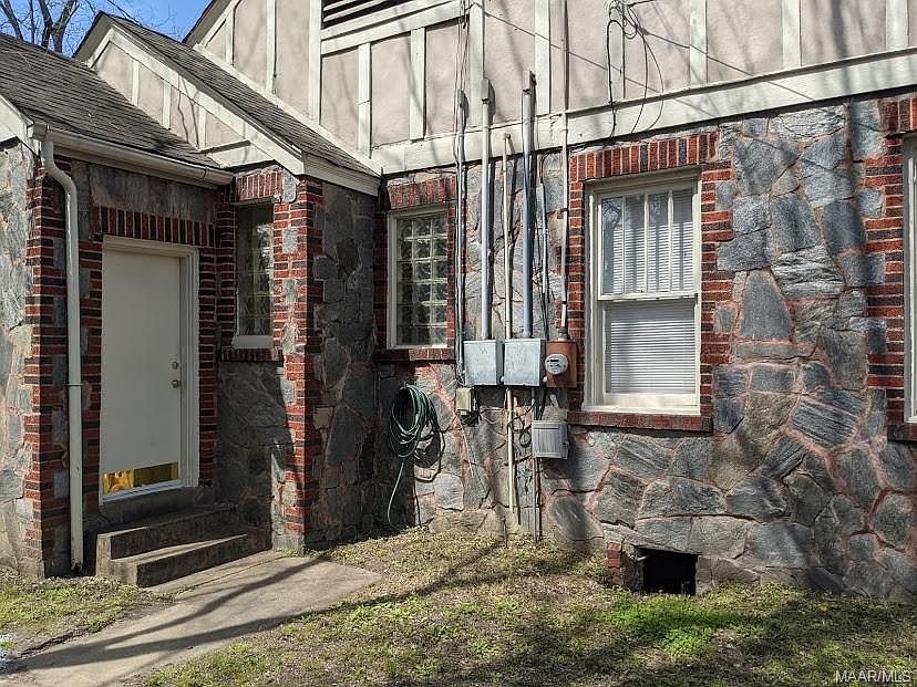 c. 1940 Tudor Style House For Sale in Montgomery, AL 36106. 110,000