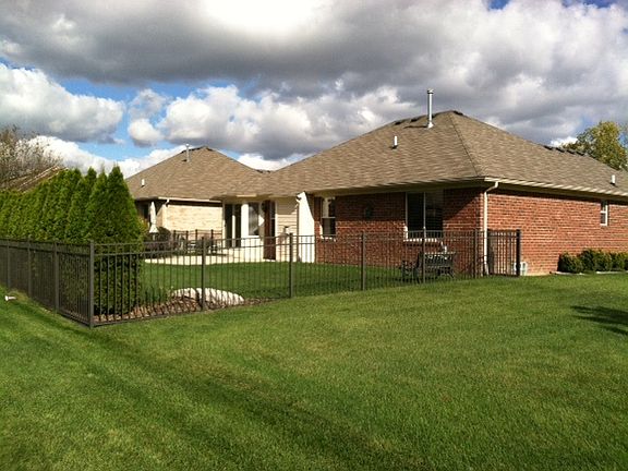 3rd image of 57583 Paul Dr