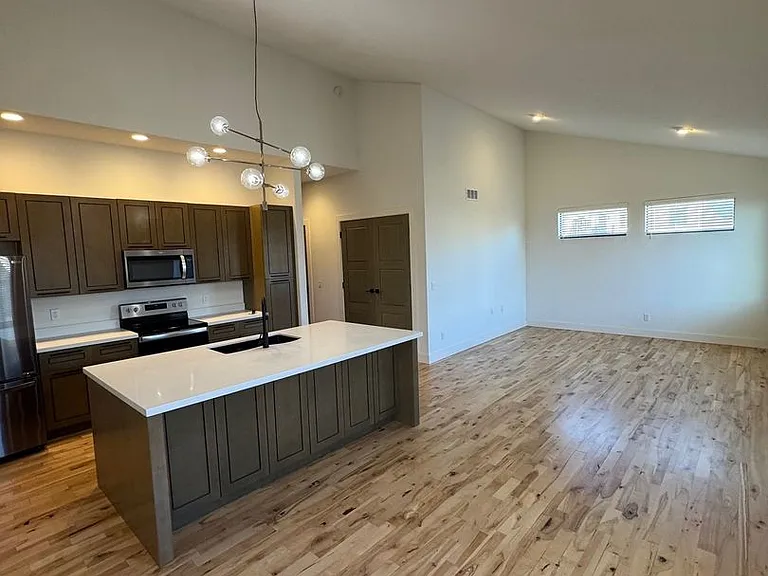 108 & 110 Amberwood Ct — Photo 3