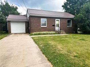 507 S 11th Ave W, Newton, IA 50208