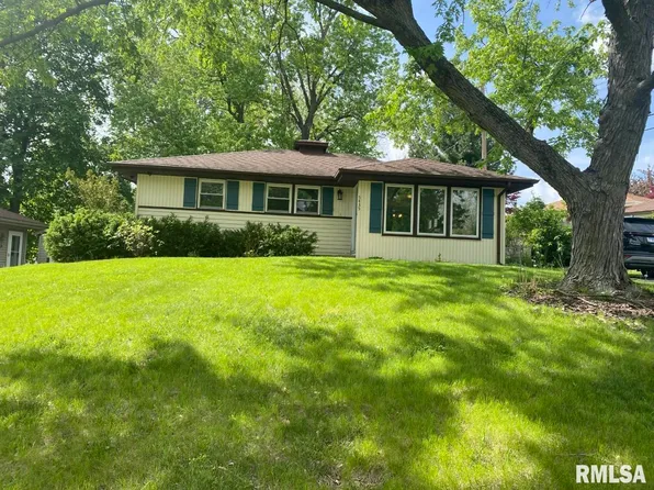 5435 N Longwood Dr, Peoria, IL 61614