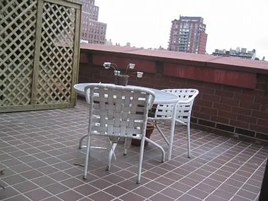 Rented by Bank Neary | media 19