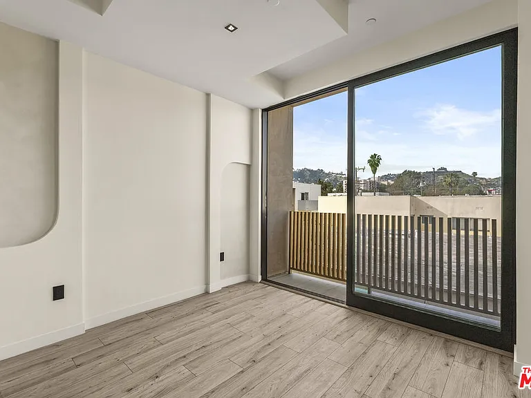 1021 N Ogden Dr #Penthouse 6 — Photo 24