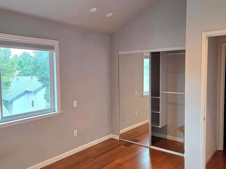 3847 Vineyard Ave #J — Photo 14