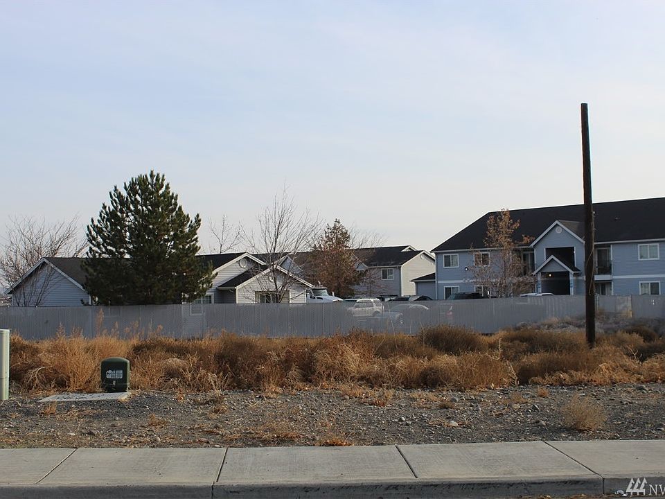 1st image of 811 N Evelyn Dr