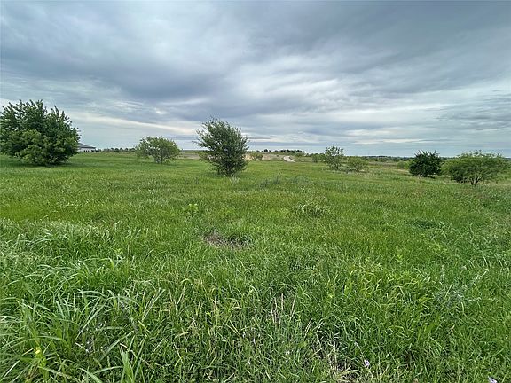 3rd image of 2059 Hidden Bluff Dr