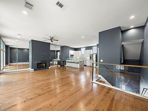 4th image of 1014 Montrose Blvd APT B