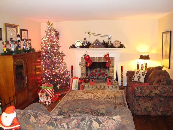 2nd image of 8105 Waterford Dr