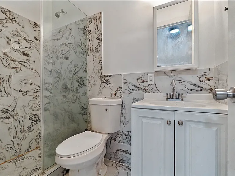 623 Union Ave #1F — Photo 3
