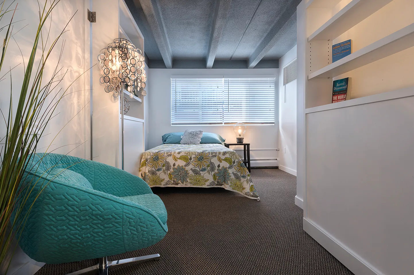 Sterling Boulder Apartments - Student Living — Photo 4