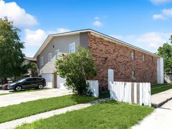 932 W Monterey Ct, Gretna, LA 70056