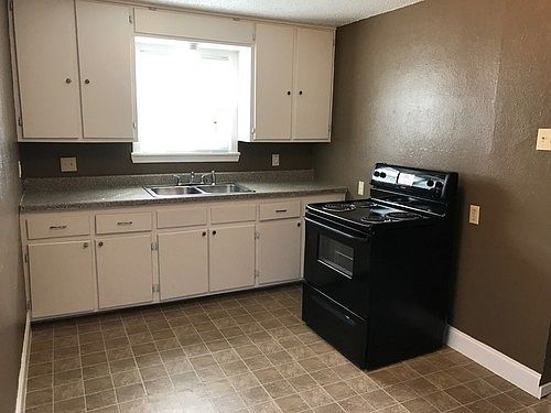 3rd image of 1427 Montague Ave