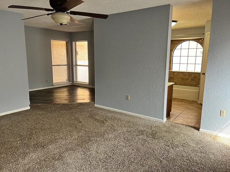 4717 Beall Blvd — Photo 13