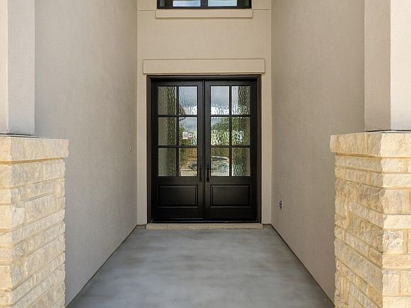2nd image of 109 Packhorse Ln