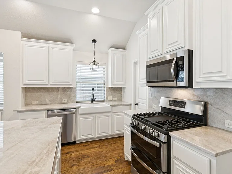 512 Eastbrook Dr — Photo 12