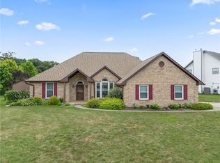 7847 Kings Ridge Cir, Fairborn, OH 45324