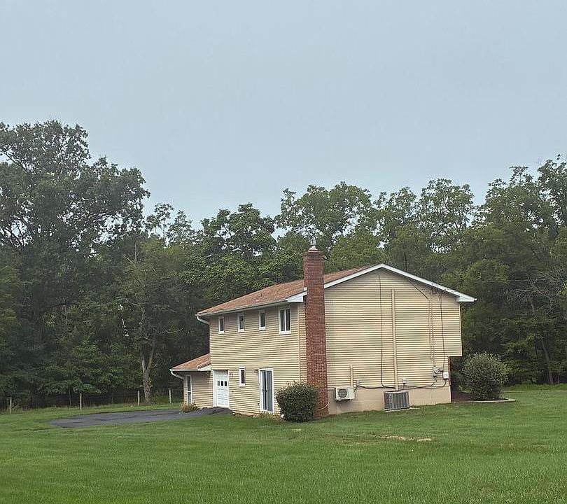 2nd image of 532 W 5th St