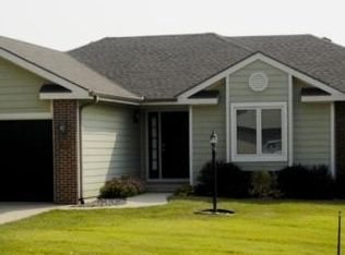 5401 Long View Dr, Saint Joseph, MO 64503