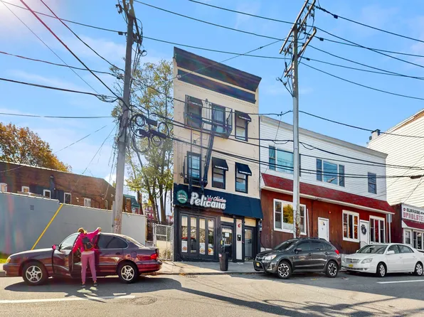 10 Dempsey Ave, Edgewater, NJ 07020