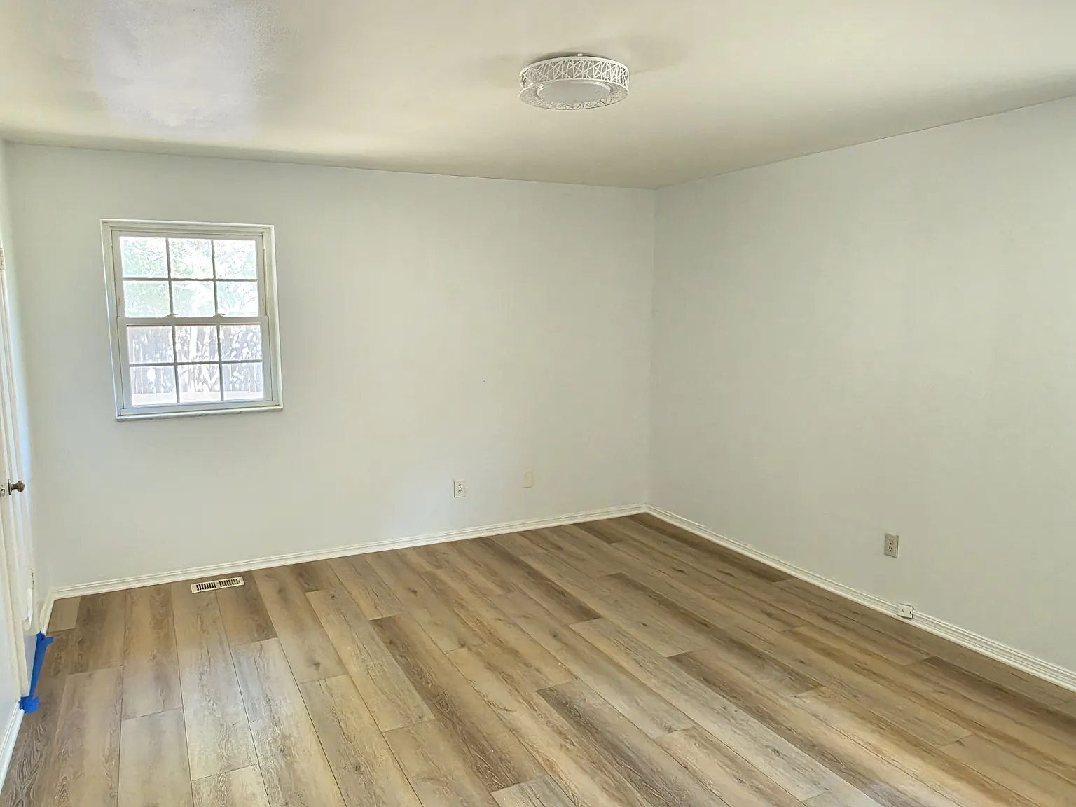 4 bed, 2.5 bath, 2031 sqft, $2,100 — Photo 3