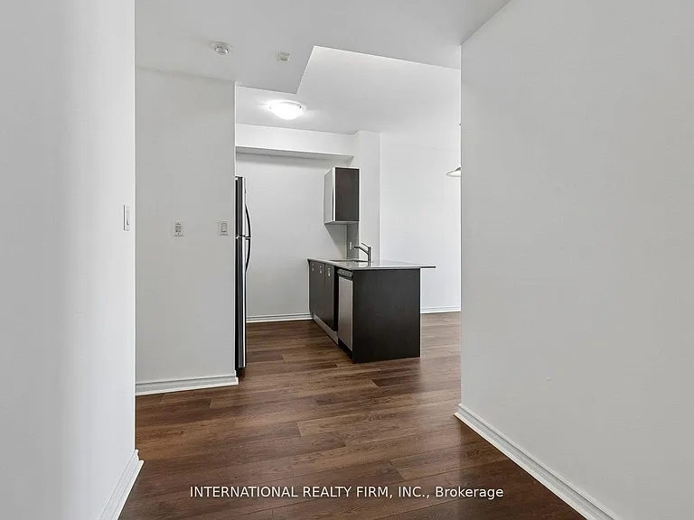 3391 Bloor St W #1011 — Photo 35