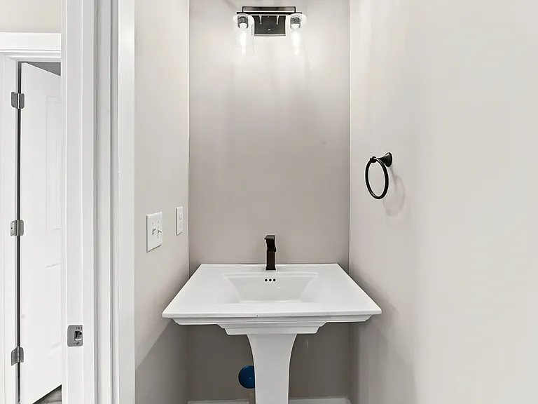 1107 Simmons St — Photo 19