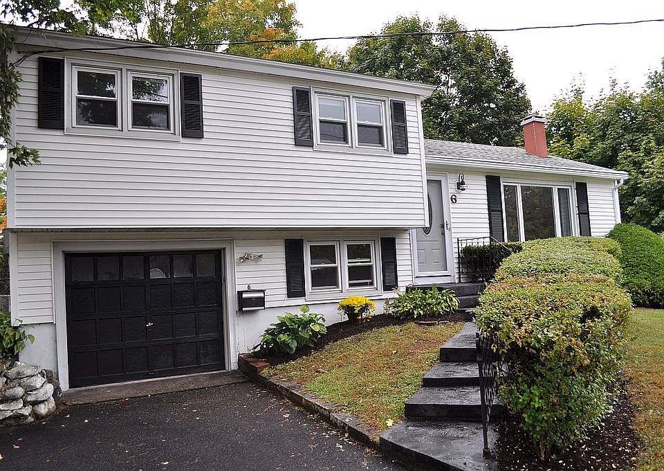 1st image of 6 Larry Ln