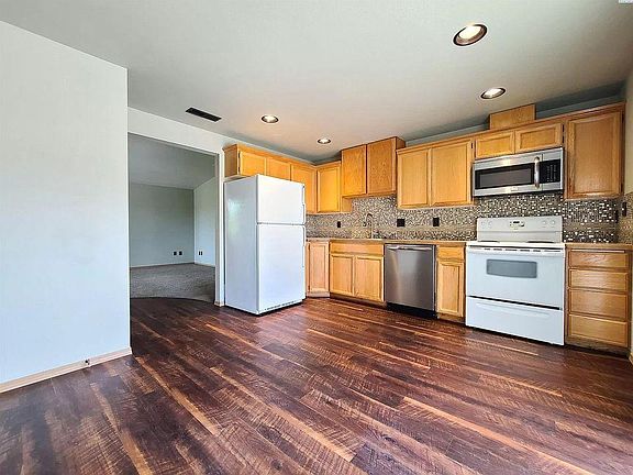 Great Kitchen area.