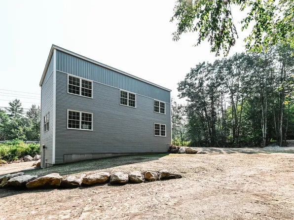 1 Thomas Pond Terrace, Raymond, ME 04071