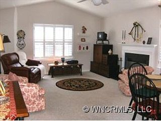 3rd image of 19 N Woodridge View Ct