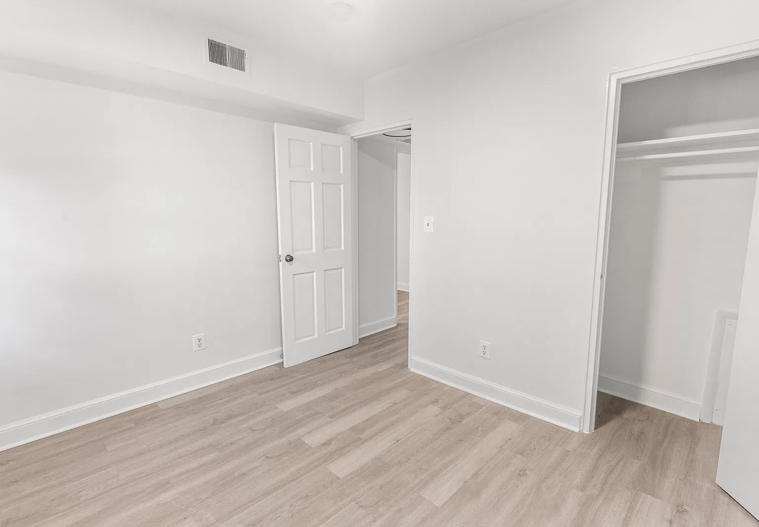 1301 N Ode St — Photo 2