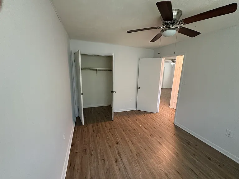 442 N Avenue F — Photo 6