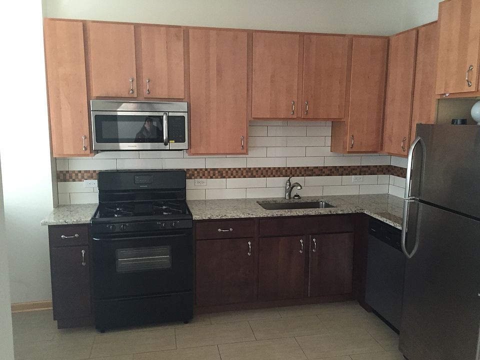 1st image of 6221 S Kenwood Ave APT 2R