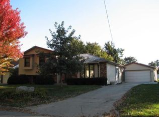 224 E 25th St N, Newton, IA 50208