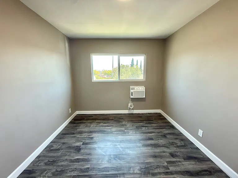 1506 S Orange Dr #4 — Photo 8