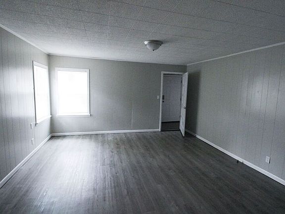 2nd image of 406 N Florence Ave