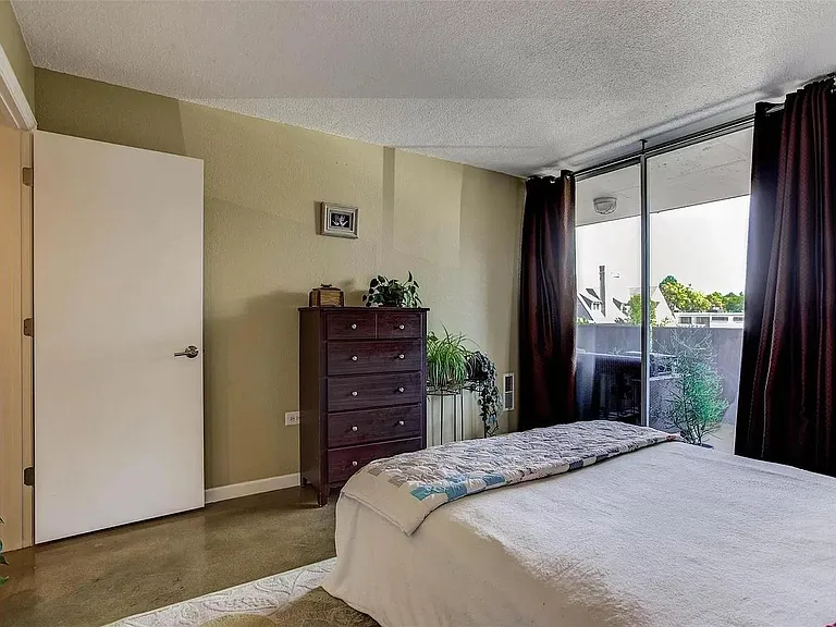 909 N Logan St #4I — Photo 12