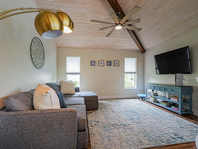 4460 12th Mnr SW — Photo 12