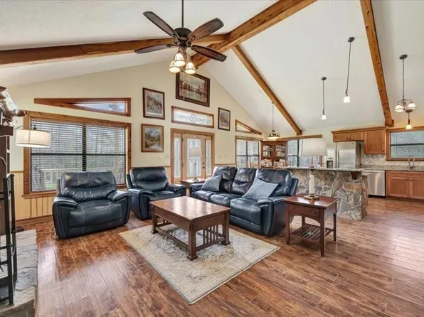 115 Lake Crest Dr, Etoile, TX 75944