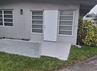 215 NE 10th Ave APT 1, Hallandale, FL 33009