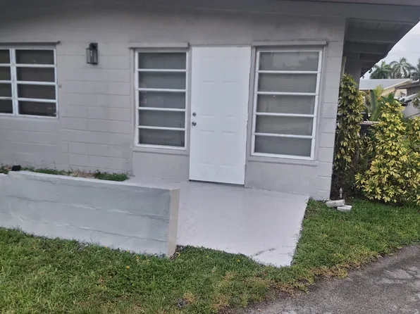 215 NE 10th Ave APT 1, Hallandale, FL 33009