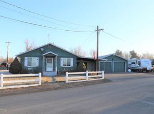 21 Taylor Loop Rd, Selah, WA 98942