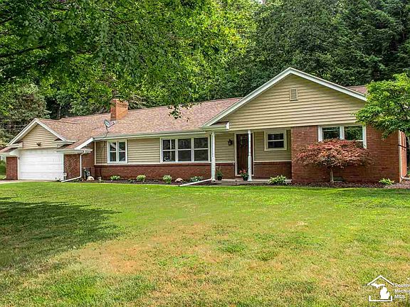 3rd image of 6620 Sandywell Dr