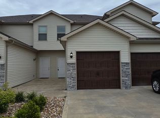 8054 SW 4th St, Blue Springs, MO 64014