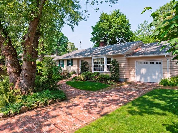 3rd image of 4 Duane Ln