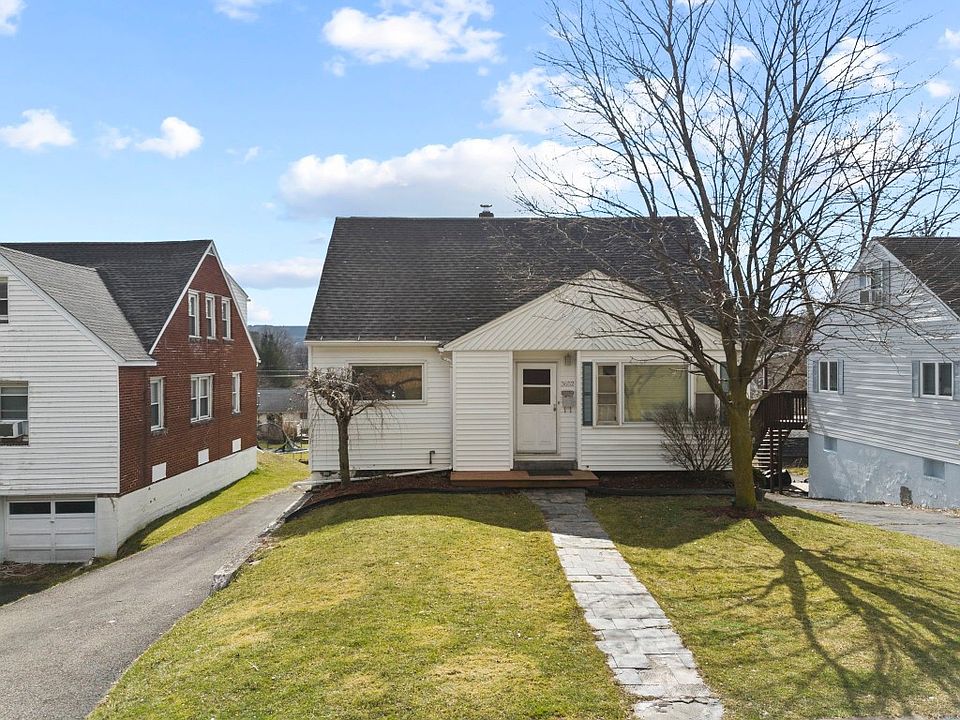 1st image of 3652 Hoover Ave